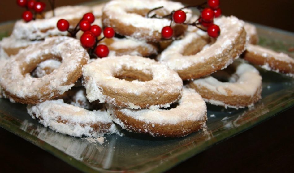 Roscos de Vino al Horno: Una Dulce Receta para Acompañar tus Veladas